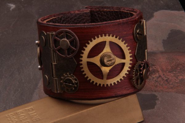 Steampunk Gear Cuff / Steampunk Bracelet, Unique Leather Cuff, Steampunk Cuff, Steampunk Accessory, Hand Made in the USA