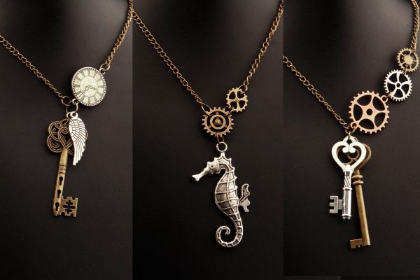 STEAMPUNK Necklace / pendant, Key, Seahorse, Clock, Gear - Metal Alloy