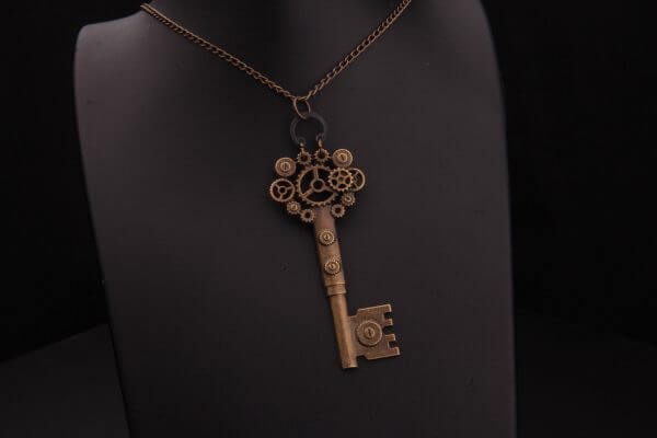 STEAMPUNK NECKLACE