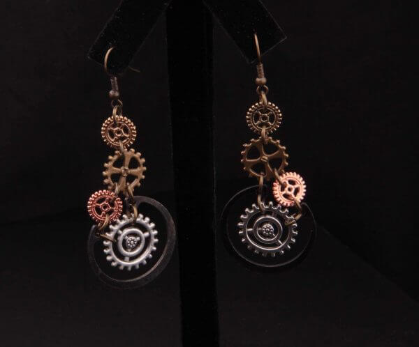 STEAMPUNK EARRINGS - Gothic Gears Earrings - Hand Crafted
