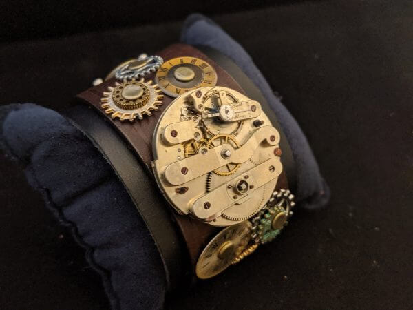 STEAMPUNK Gear Cuff, Vintage Watch Movement, Steampunk Bracelet, Custom Made in Genuine Leather, Hand made in the USA