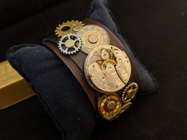STEAMPUNK Gears Cuff, Vintage Watch Movement, Custom Made in Genuine Leather, Hand made in the USA