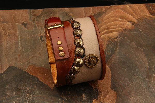 Gothic steampunk Cuff / renaissance bracelet in leather and metal alloy - Custom Hand Made