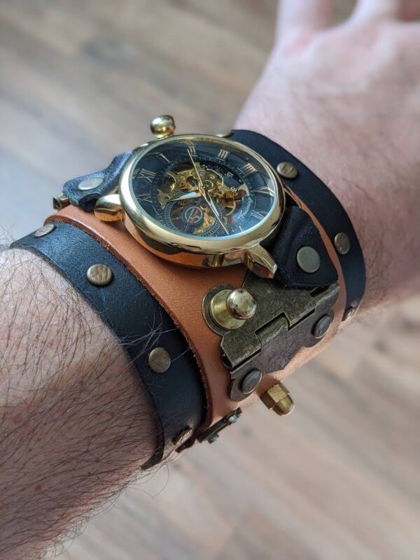 Leather bracelet with steampunk watch, Steampunk bracelet for cosplay, Steampunk leather cuff, Leather strap watch, Gothic Movement Watch
