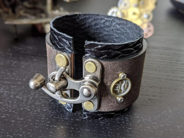 STEAMPUNK Leather Cuf, Steampunk Bracelet, Steampunk Cuff, Gothic Cuff, Gothic Bracelet, Cyperpunk Bracelet