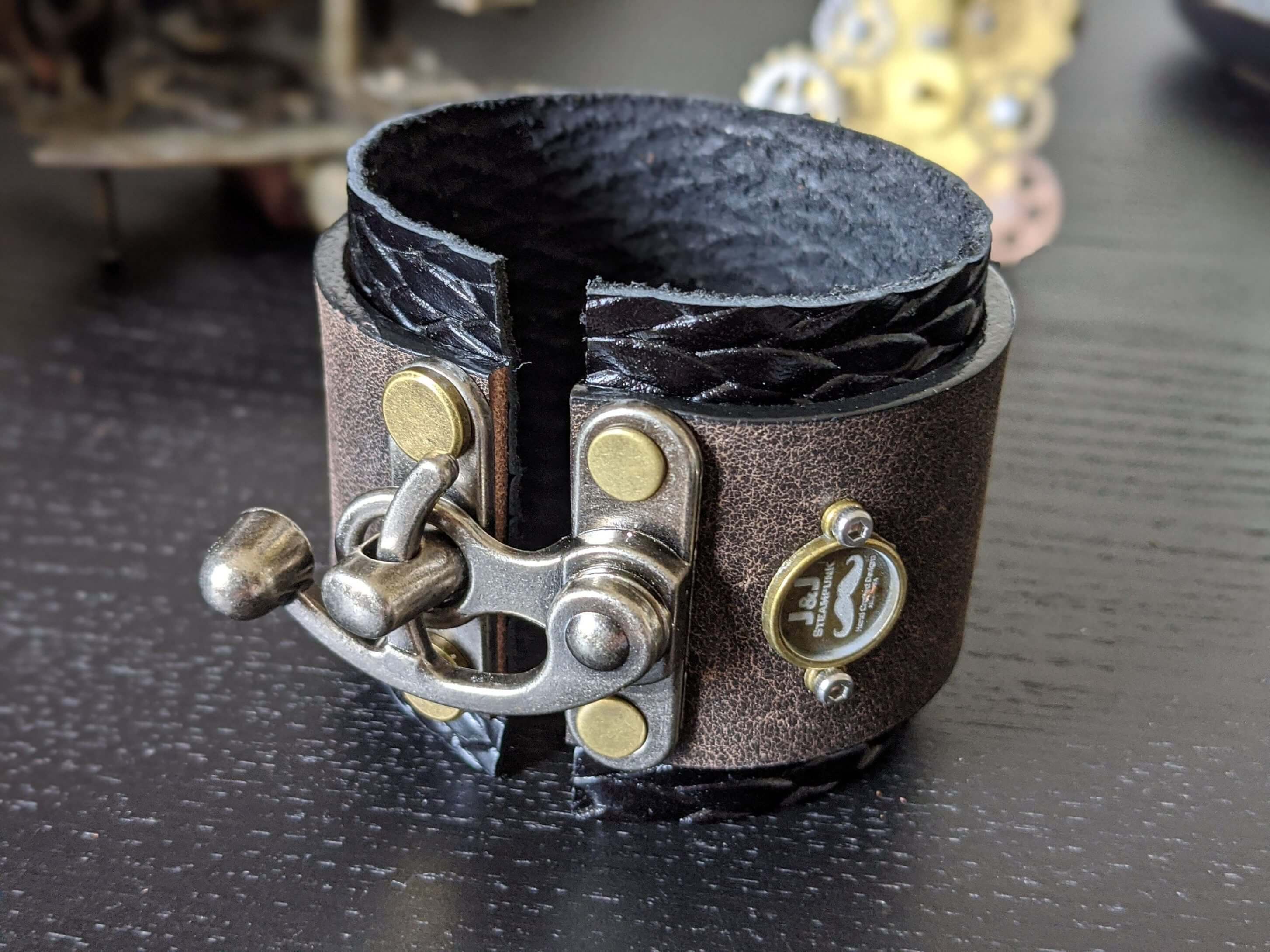 Unique STEAMPUNK WATCH CUFF, Steampunk Bracelet, Diesel Punk Cuff,  Cyberpunk Cuff, Cyberpunk Bracelet, Gothic Watch – J&J Leather, Steampunk  and Watches
