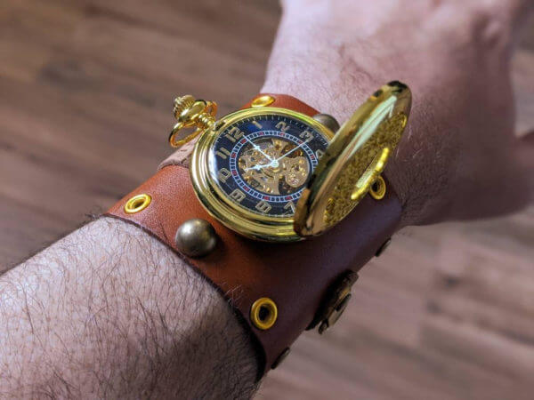 STEAMPUNK Leather Cuf, Steampunk watch, Steampunk Bracelet, Gothic Cuff, Movement Watch Cuff, Unique Watch, Victorian Wristwatch